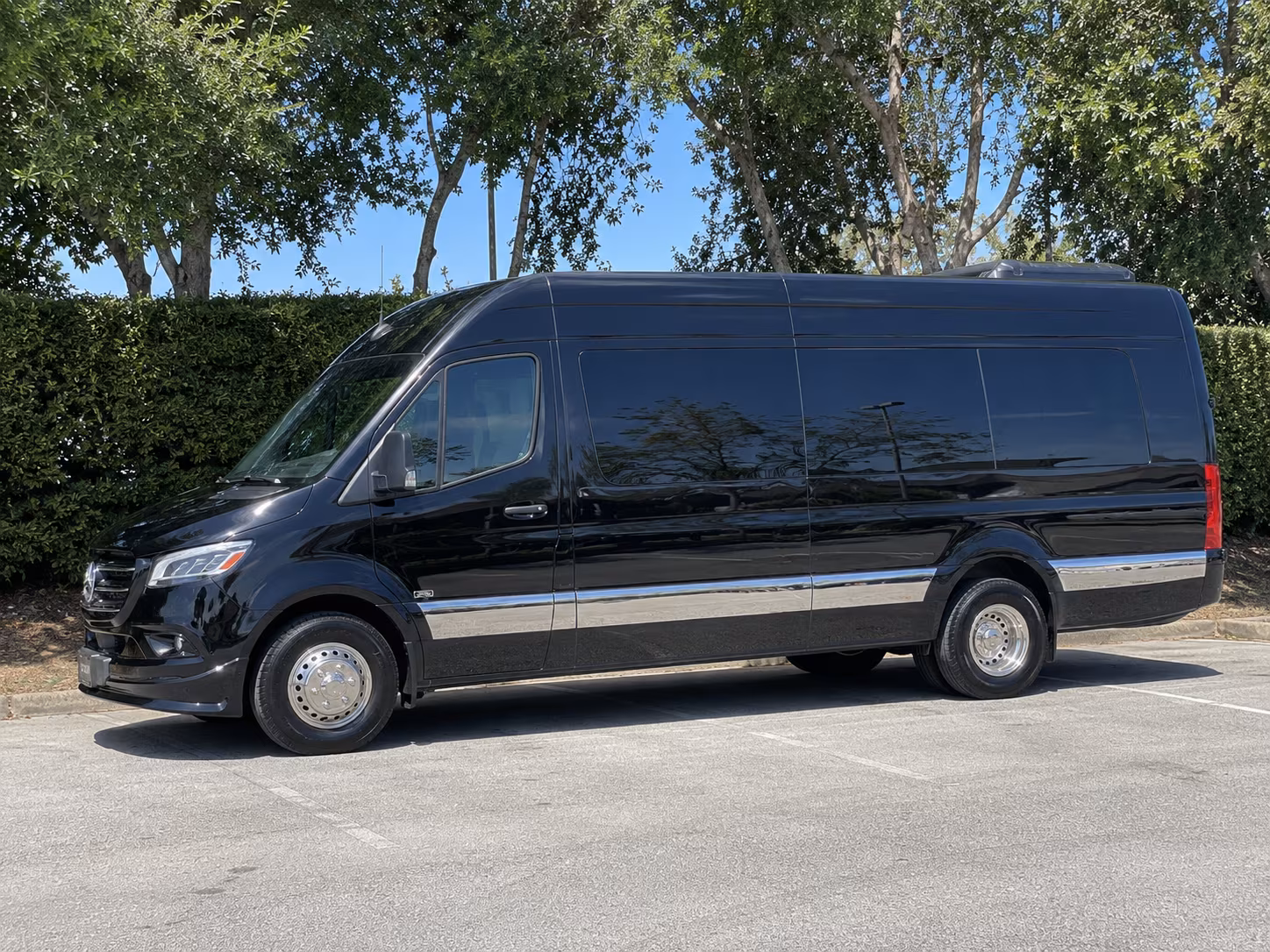 book group transportation for your next airport transfer 1