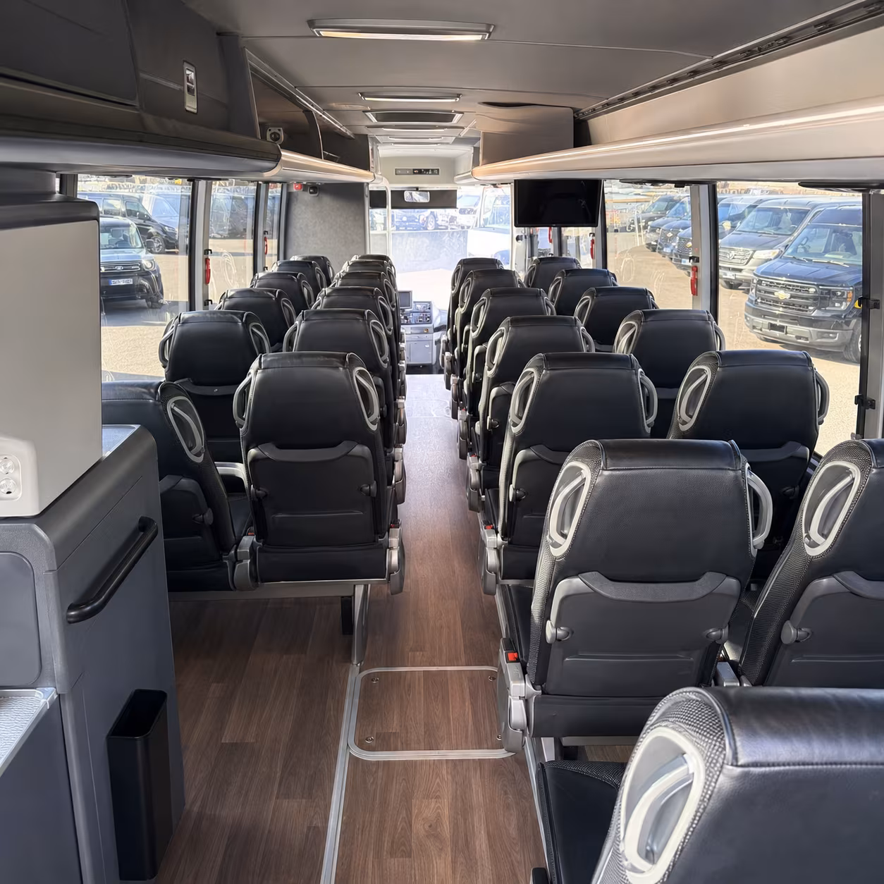 charter buses for large group wine tours along rancho california road