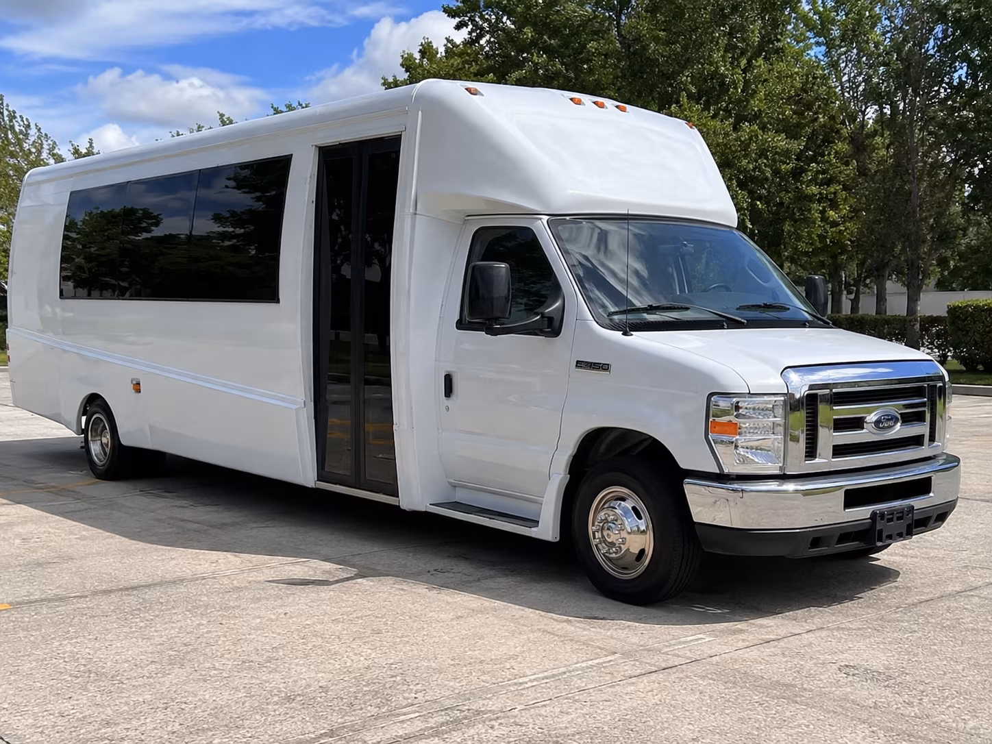 party buses for bachelorette wine tours through temecula wine country